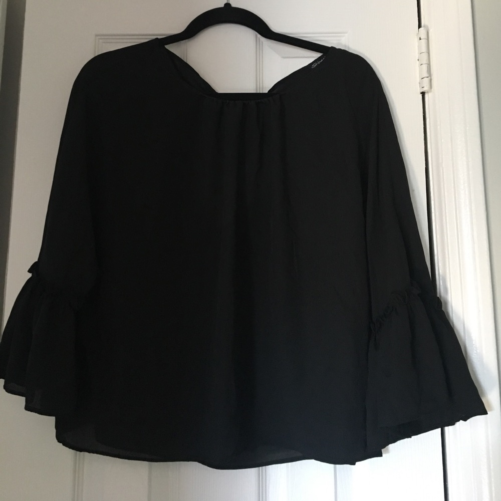 Bell sleeve blouse